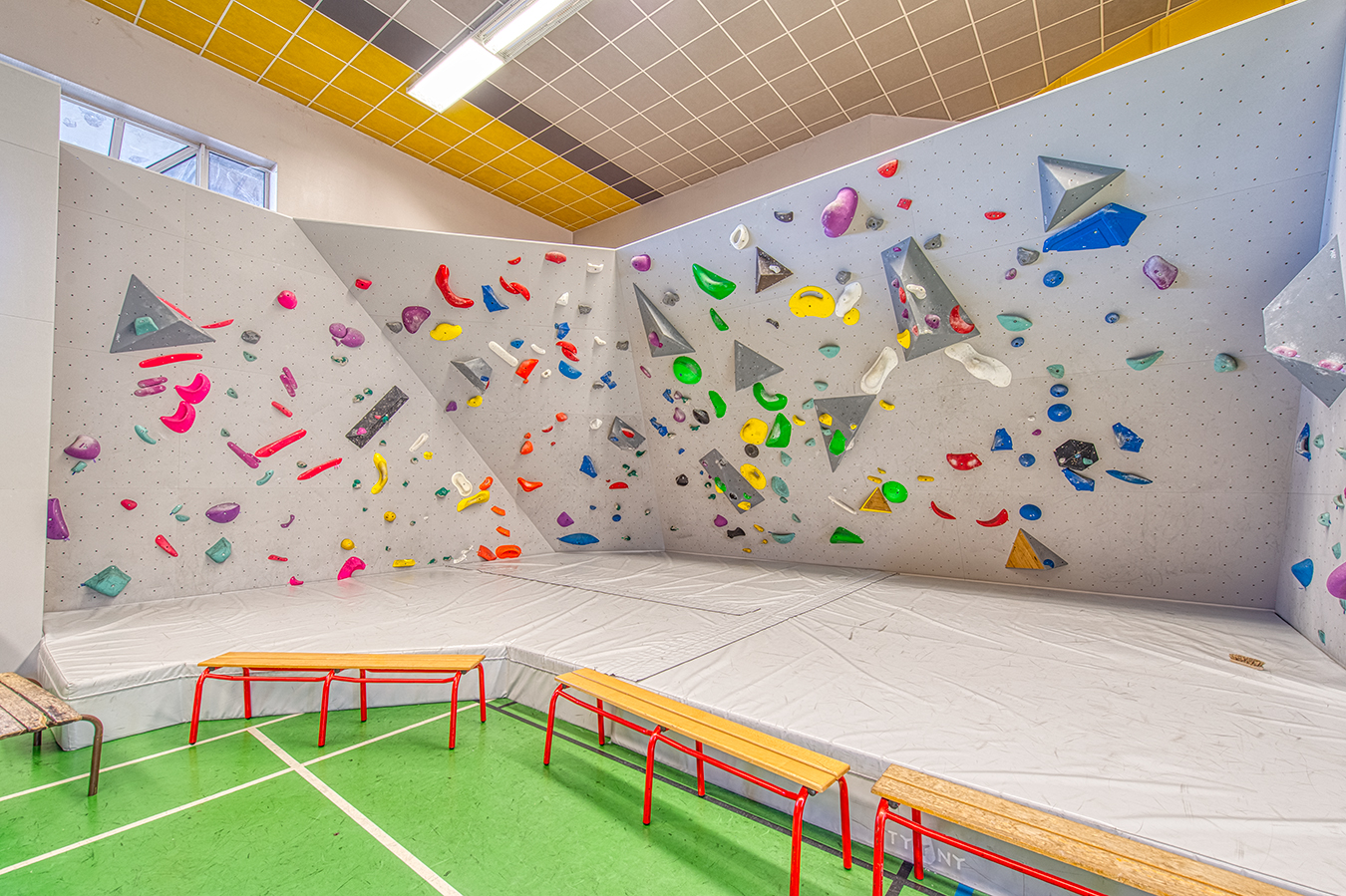 Fronton de bloc du CESV